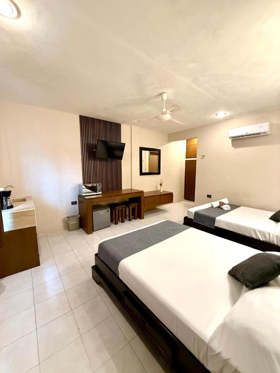 Hotel Baroni Прогресо Екстериор снимка